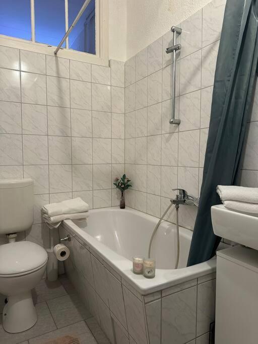 Grosses Apartment Am Kudamm Berlin Eksteriør bilde