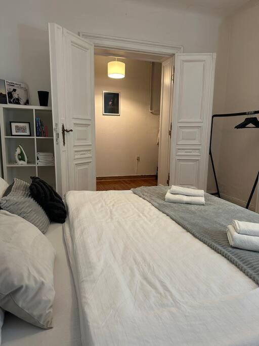 Grosses Apartment Am Kudamm Berlin Eksteriør bilde